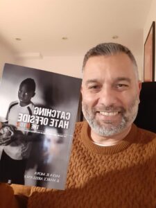 Guillem Balagué, es la letra G de Sin Odio y prestigioso periodista comprometido en la lucha contra el racismo.