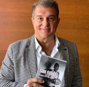 Joan Laporta, es la letra L en Sin Odio, emprendió una cruzada contra los Boixos Nois para erradicarlos.